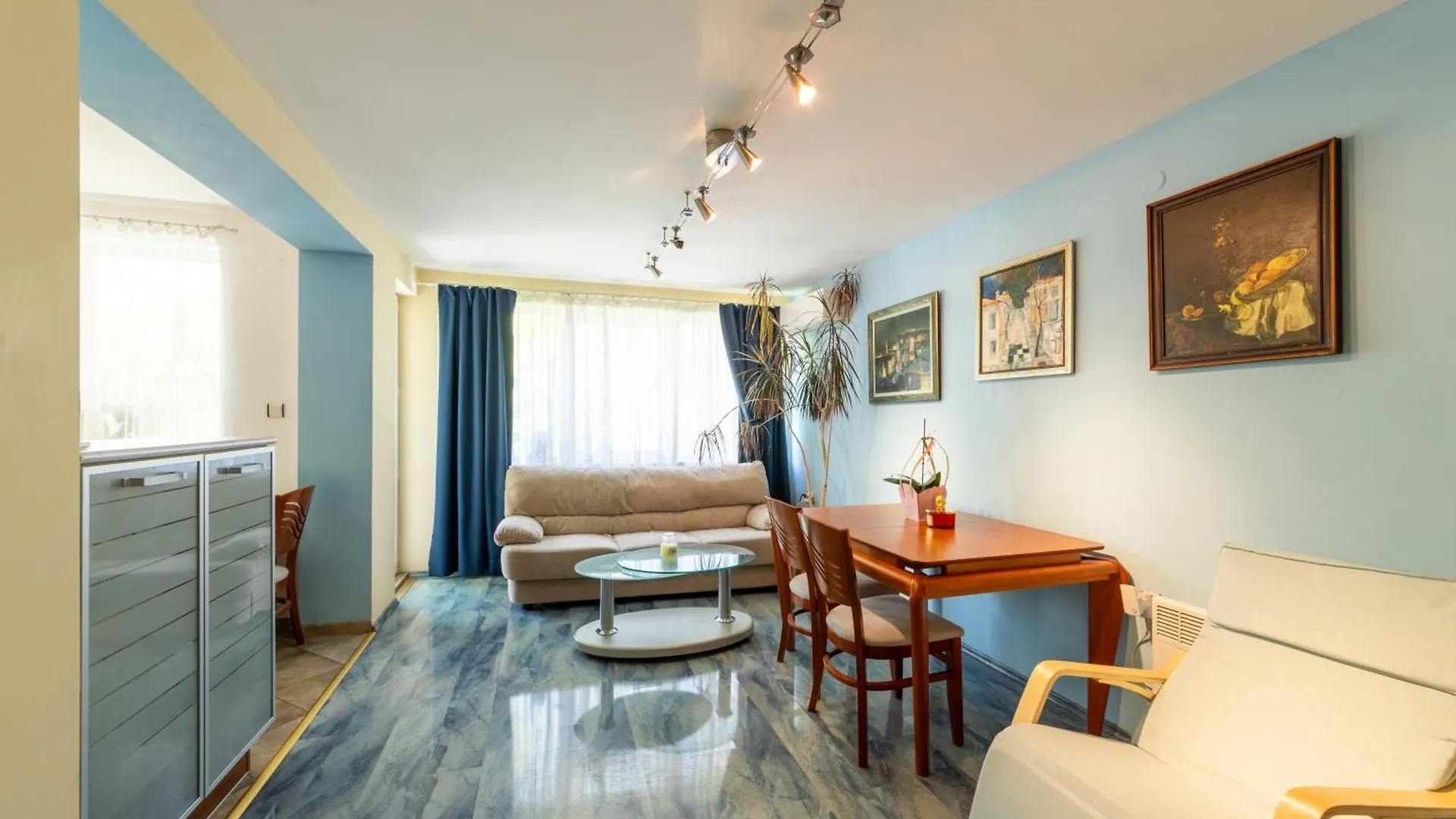 Central Oasis Apartment With 2 Bedrooms Warna 0*,